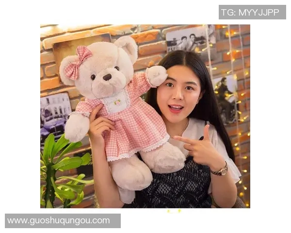 可爱足球明星毛绒玩具系列，展现球星风采，带来无限温暖与激情